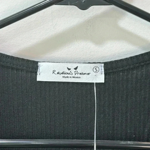 Rebellious Dreamer Juniors Black Rib V-Neck Shirt Size S - Picture 6 of 9